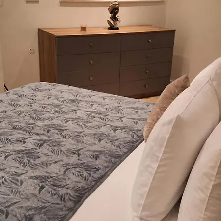 Luxury One-bedroom Penthouse With Spacious Private Terrace - Kalkara, Malta