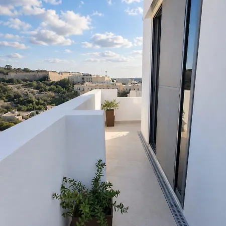 Luxury One-bedroom Penthouse With Spacious Private Terrace - Kalkara, Malta