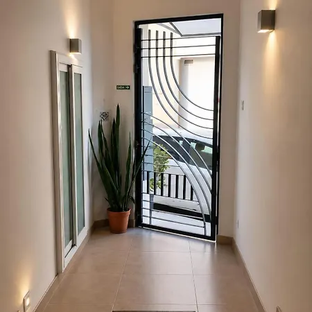 Luxury One-bedroom Penthouse With Spacious Private Terrace - Kalkara, Malta * Kalkara