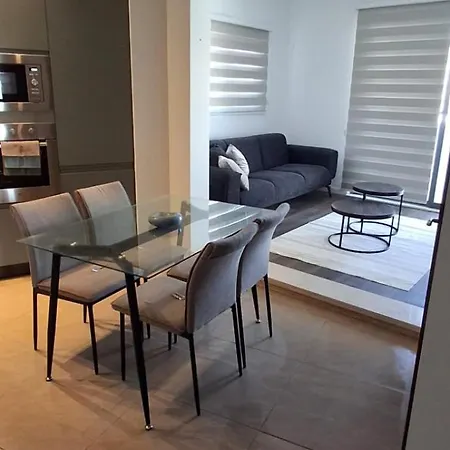 Luxury One-bedroom Penthouse With Spacious Private Terrace - Kalkara, Malta *